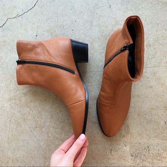 Charlotte Stone Ankle Bootie Cognac Leather 9 - Picture 3 of 11